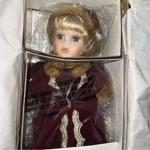 Heritage Signature Collection Ice Skating Doll LEAH Porcelain Doll 17" NEWin BOX